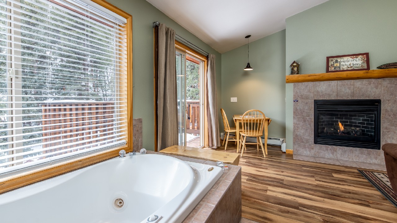 Close-up of the luxurious jetted tub in the Riverfront Suite.